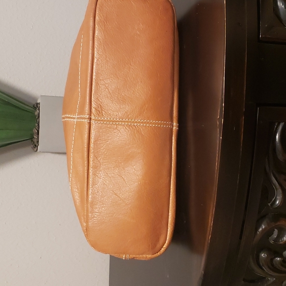 Banana Republic tan satchel bag. Never been worn however there are 2pen marks - Picture 3 of 6